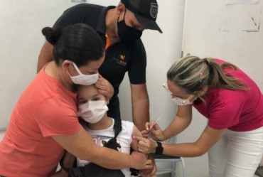 Fartura começa a vacinar crianças contra a Covid-19