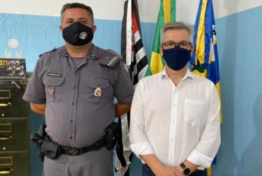Prefeito Isnar recebe novo comandante da Polícia Militar de Sarutaiá 