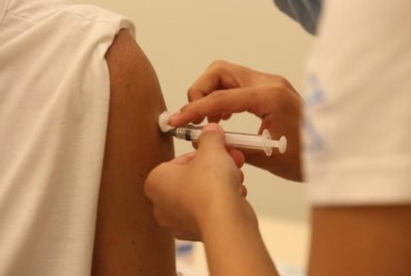 Secretaria da Justiça multa em R$ 27 mil o primeiro caso de “fura-fila” da vacinação em SP 