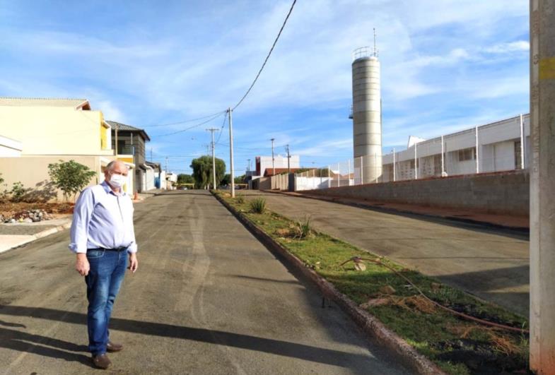 Prefeitura investe em recape e pavimentação de ruas em Taguaí