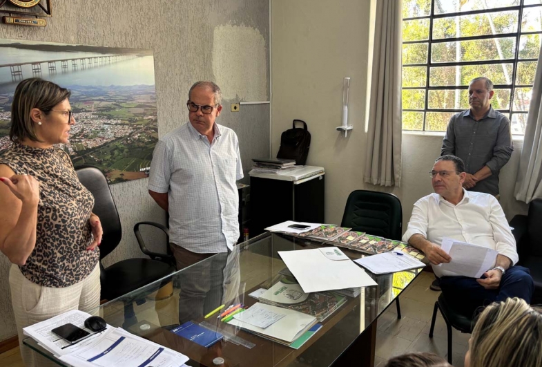 Deputado Vitor Lippi visita Fartura para tratar de melhorias na área da saúde
