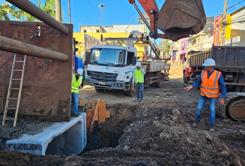Prefeitura dá sequência à obra de drenagem no centro de Avaré