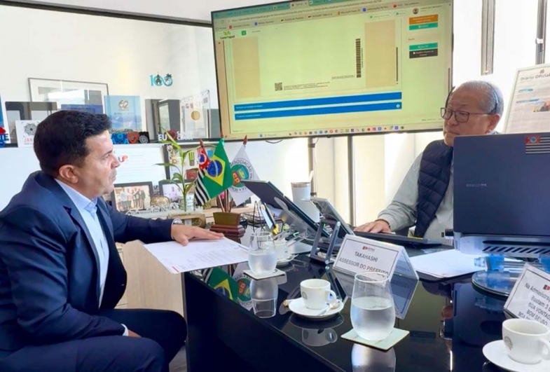 Reunião com o assessor de governo Carlos Takahashi em São Paulo