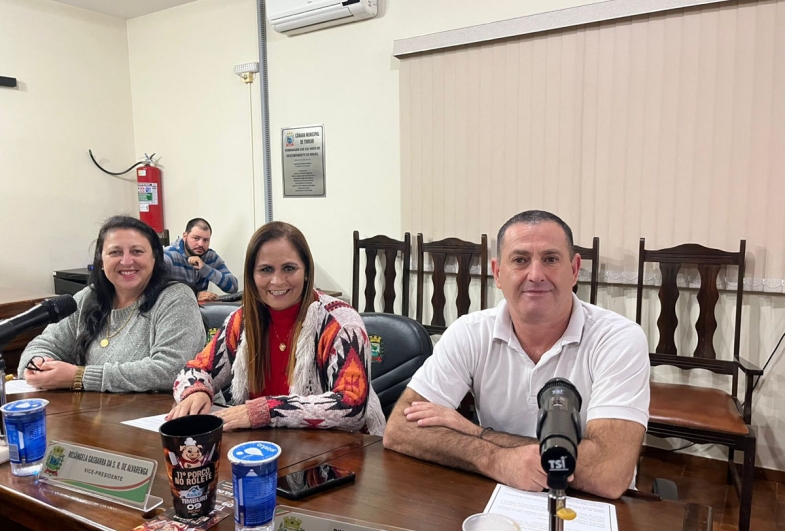 Vereadora Leila Naldi, vereadora Preta  e vereador Rivael Leme dos Santos