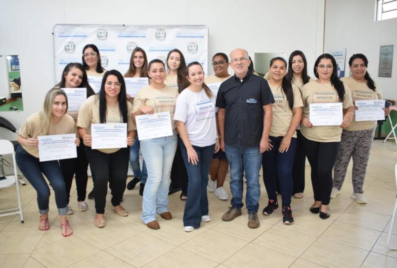 Fundo Social de Fartura forma alunos em cursos profissionalizantes