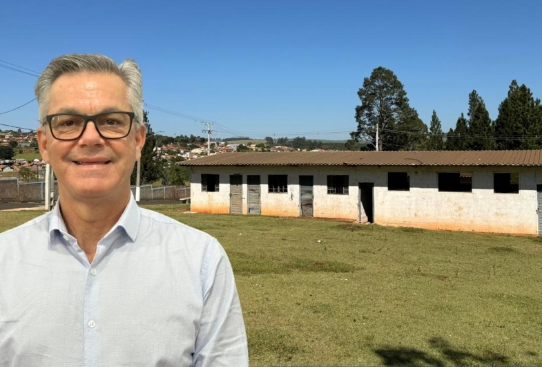 Prefeito Isnar Freschi protocola pedido de verba para construção de Velório Municipal em Sarutaiá