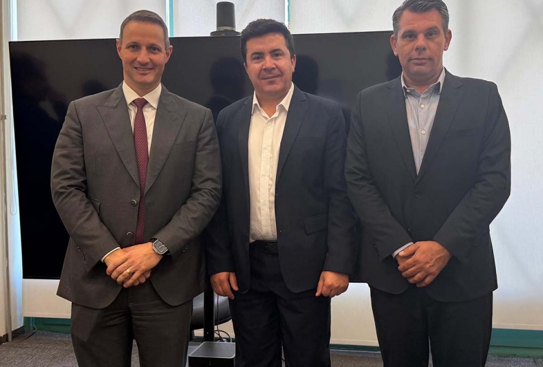 Prefeito Cristiano Amorim reivindica mais efetivo policial em reunião com secretário de Segurança Pública do estado de São Paulo