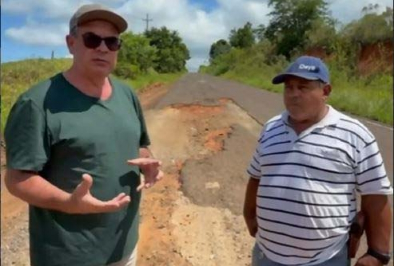 Prefeitura de Fartura realiza Operação Tapa Buraco na vicinal da Taquara Branca