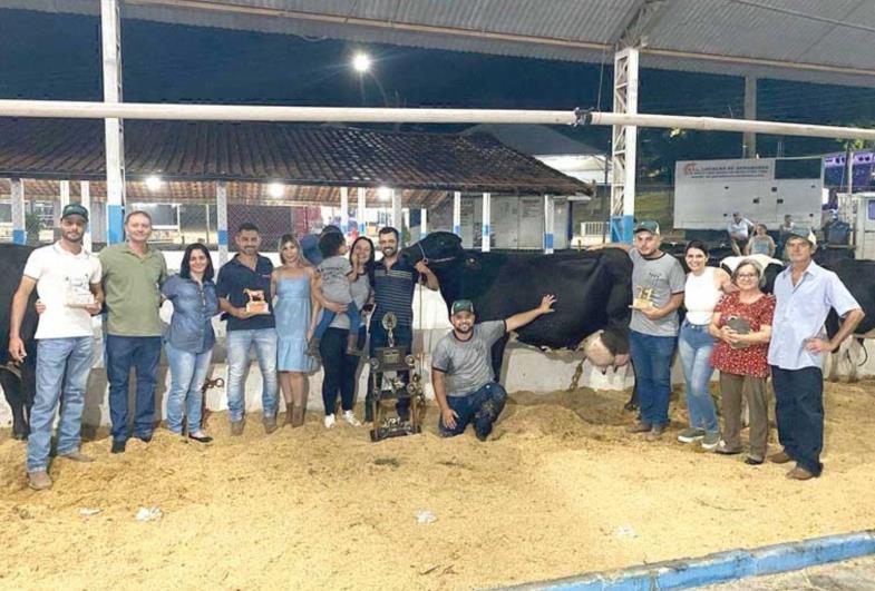 Vaca Faruc do produtor Rodrigo Santos vence Torneio Leiteiro