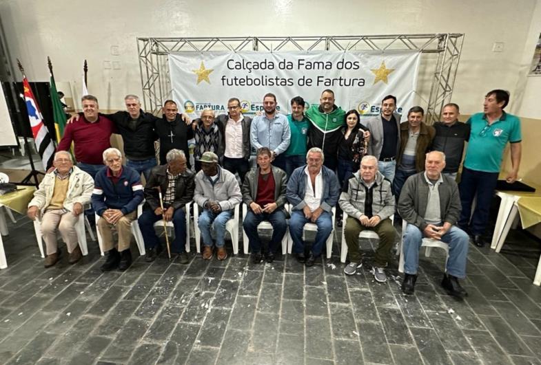 Fartura celebra Dia do Futebol com homenagens e criação da Calçada da Fama