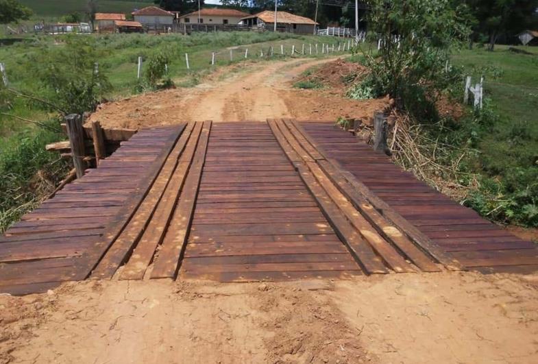 Prefeitura de Itaporanga reforma ponte de acesso ao Capituva 