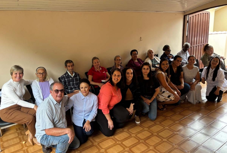 Os primeiros integrantes do Centro Dia do Idoso José Genésio de Paulo