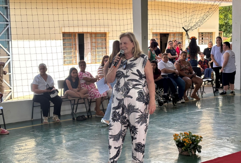 Diretora da Apae  Rosângela Macruz