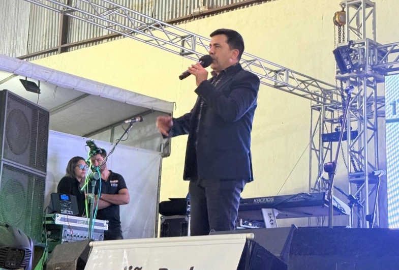 Prefeito Cristiano Amorim durante a abertura do festival