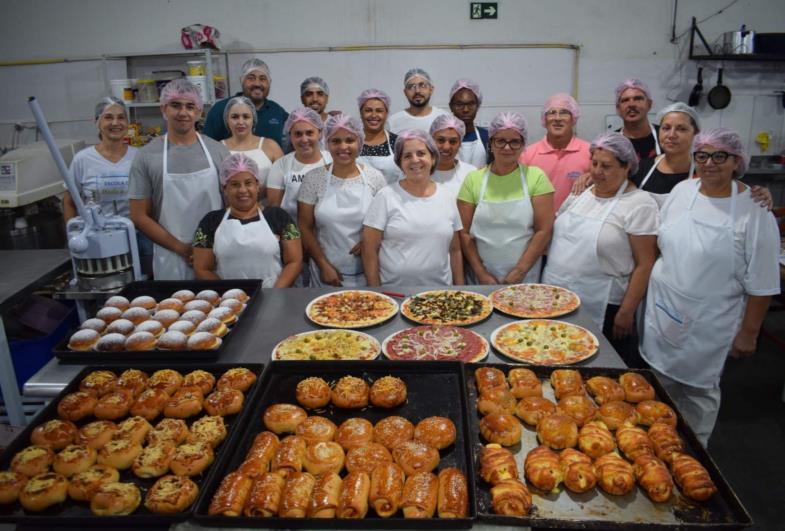 Fundo Social destina produção do curso de panificação à entidades do município