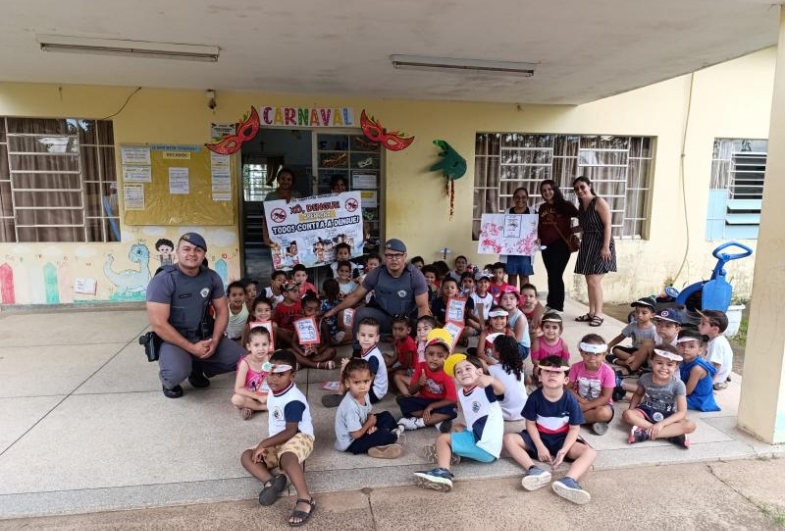 Prevenção à dengue é tema de bloquinho de carnaval na creche “Maria Izabel” em Avaré