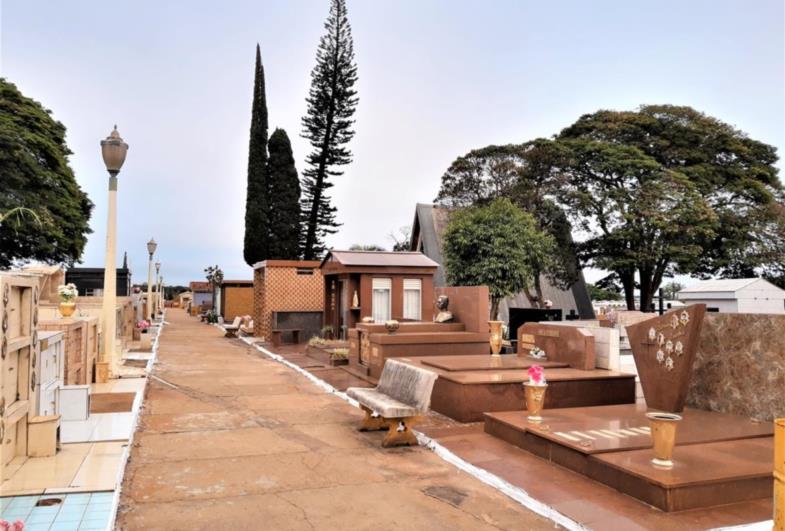 Cemitério funciona até 18 horas no feriado de Finados