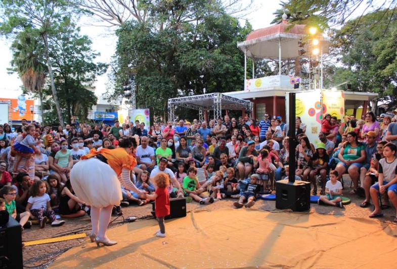 Circuito SESC de Artes acontece neste domingo, 19, no Largo São João em Avaré