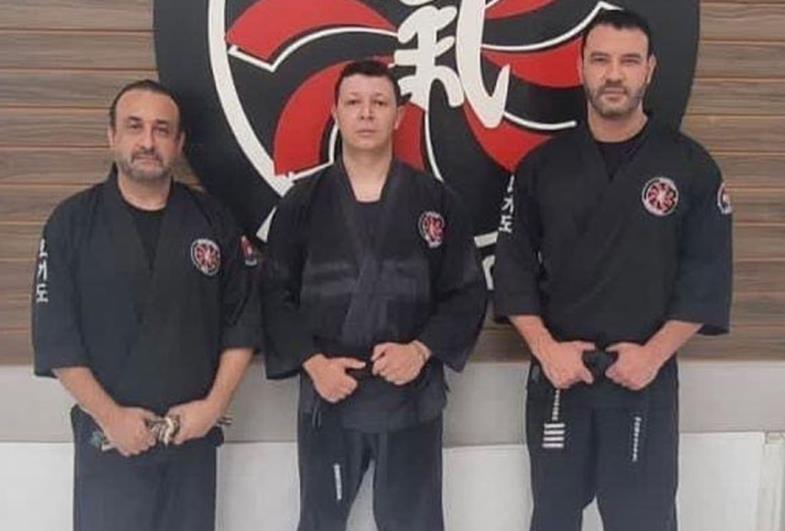 Professor avareense recebe faixa preta de hapkido