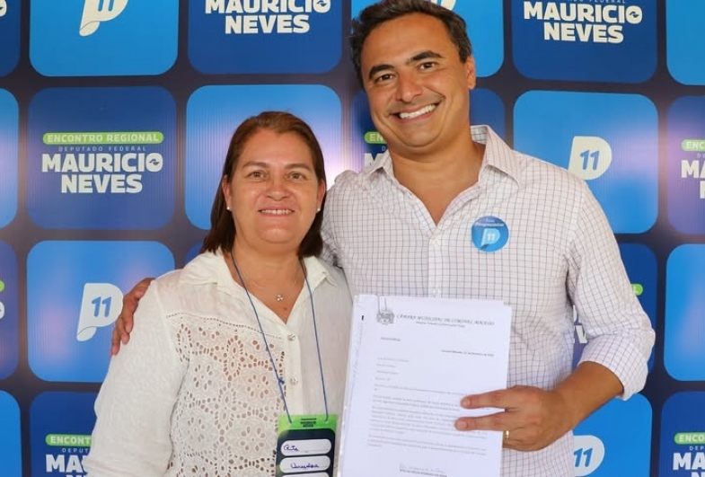 Vereadora Rita do Melância junto ao deputado federal Maurício Neves