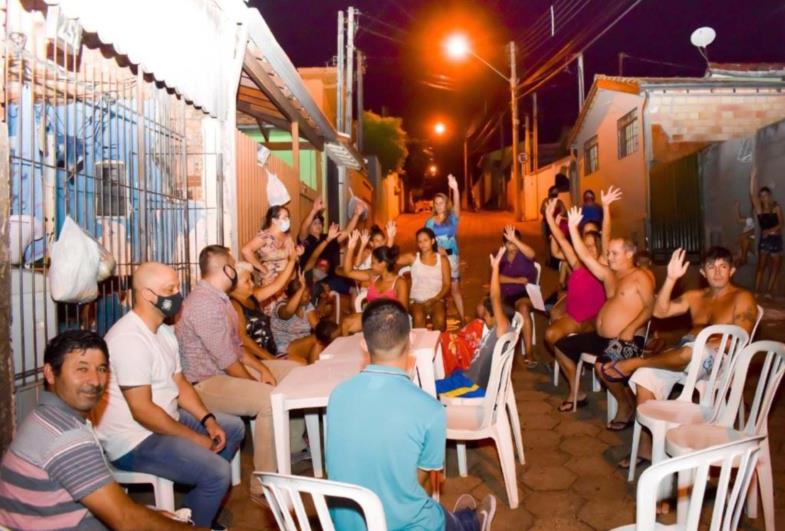 Prefeito participa de encontro com moradores da Travessa Benjamin Constant