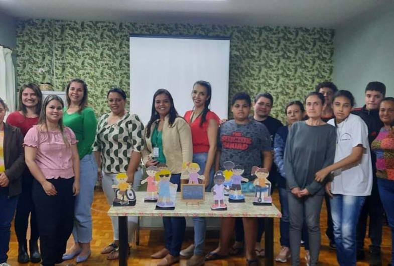 Grupo Lar Doce Lar promove encontro para discutir bullying e suas consequências