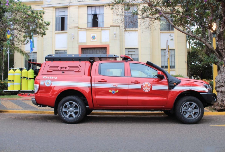 Corpo de Bombeiros de Avaré ganha viatura especializada em resgate aquático