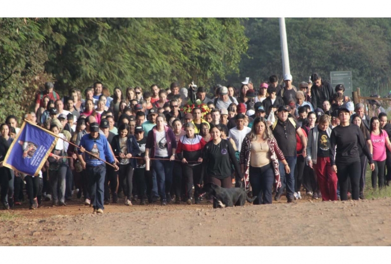 Fé e devoção marcam a Caminhada de Santa Rita de Cássia entre Fartura e Taguaí