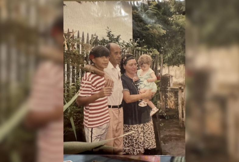 Márcio, Luiz Zurdo e Erminia  em foto tirada nos anos 90