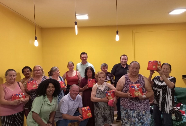Prefeitura de Taguaí realiza confraternização para idosos