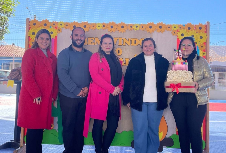 Escola Arlindo Bérgamo celebra 25 anos com festa junina e homenagens