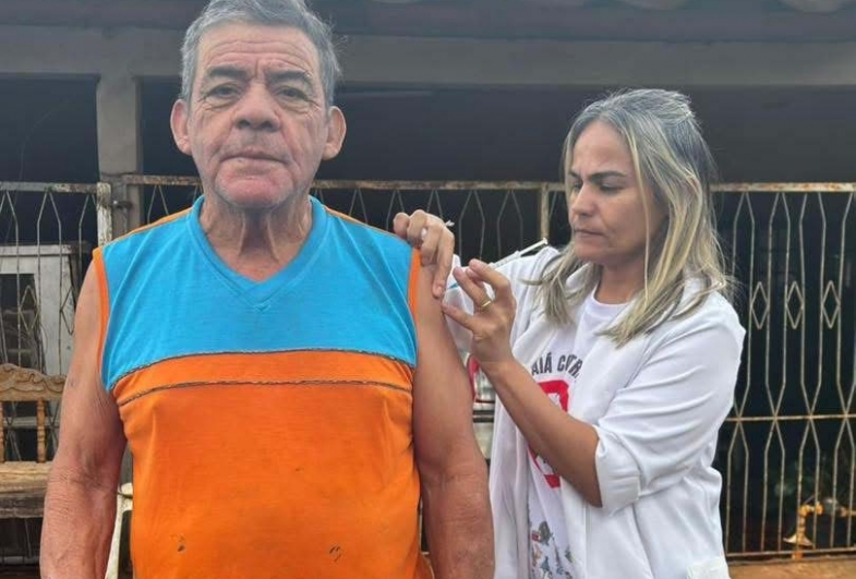 Equipe de saúde realiza campanha de vacinação a domicílio em Sarutaiá