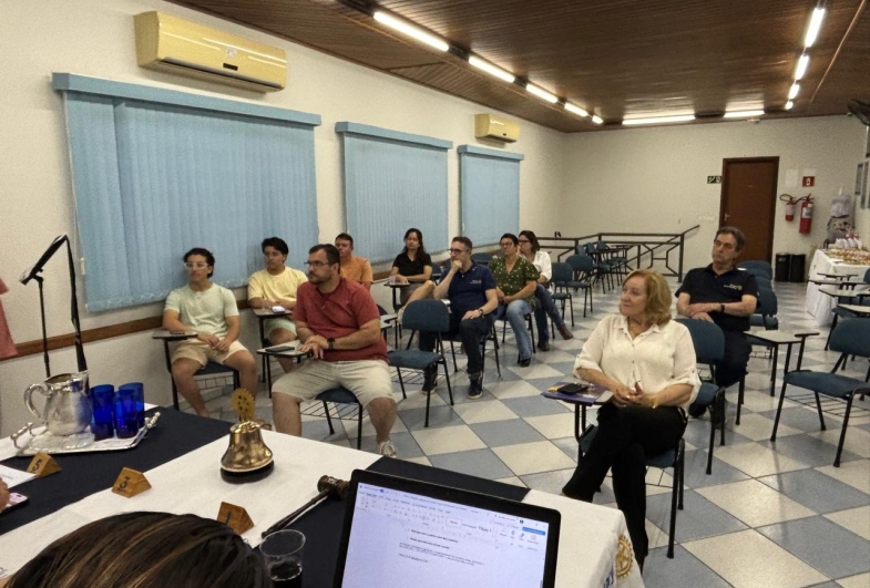 Luizinho apresentou o trabalho desenvolvido pela ONG Rio Pardo Vivo e discutiu a possibilidade de levar ao município ações voltadas à proteção dos recursos hídricos
