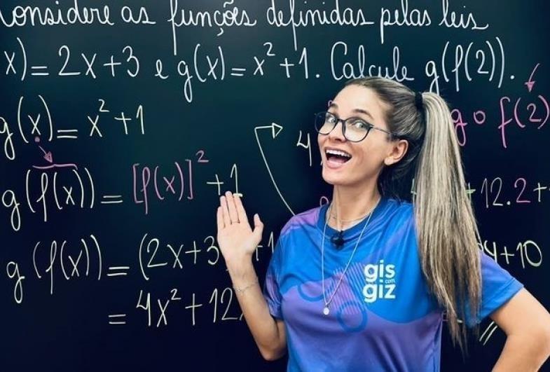 Professora youtuber farturense concorre a prêmio iBest 