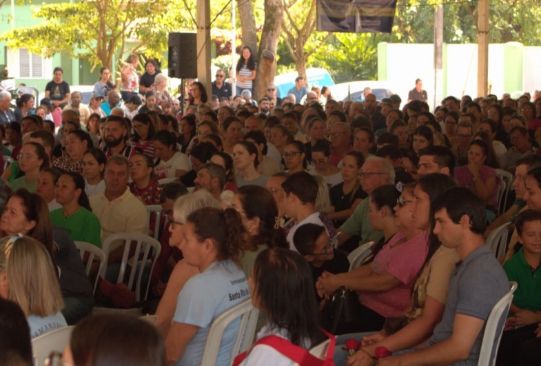 Momento da santa missa em homenagem à Santa Rita de Cássia