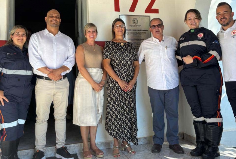 Rosana do Samu, presidente da Câmara Bruno Guazzelli,  vice-prefeita Célia, secretária da Saúde Regiane Medeiros, prefeito Luiz Marcos, Dra. Mônica e Álvaro