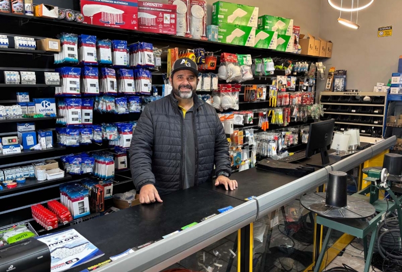 Proprietário da AG Materiais Elétricos e Hidráulicos André