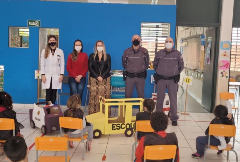 Creche Escola Anaclite Adelasir realiza palestra com a Polícia Militar para alunos