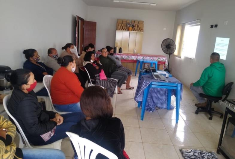 Sindicato Rural de Piraju ministra palestra em Tejupá 