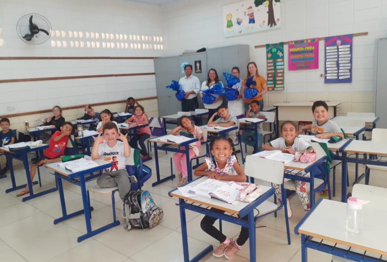 Coordenadoria de Saúde distribui kits de higiene bucal para alunos da rede