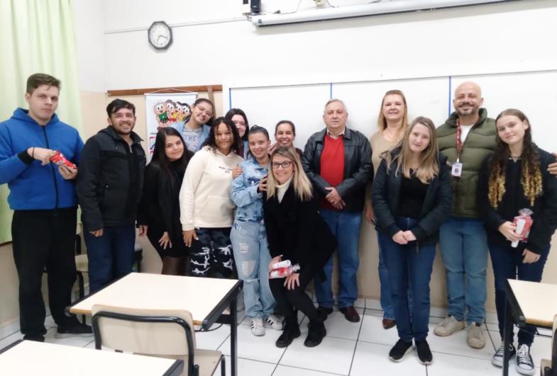 Mais emprego: Formatura marca nova fase para alunos do curso de Auxiliar Administrativo