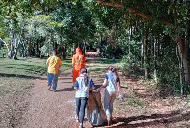  Dia Mundial da Reciclagem é celebrado com mutirão ecológico