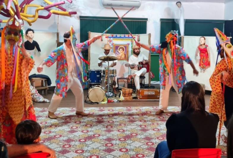 Largo São João recebe espetáculo teatral neste domingo, 5 de dezembro