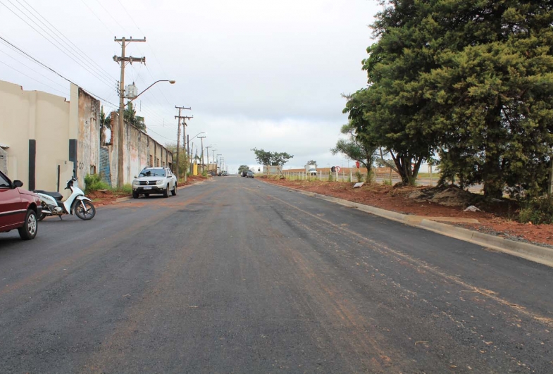 Novo trecho da Rua Milão ganha pavimentação em Avaré