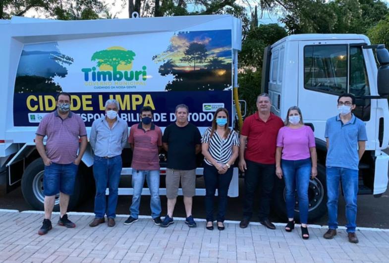 Prefeitura de Timburi adquire novo caminhão para coleta de lixo 