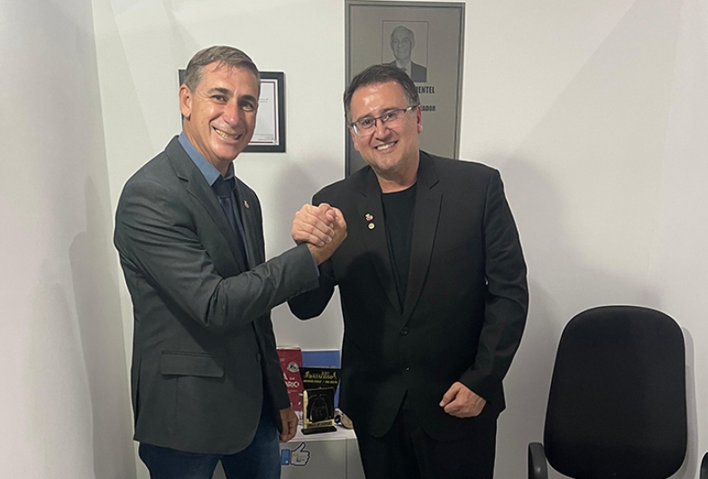Vereador Moacir e prefeito Roberto Araujo anteciparam a notícia