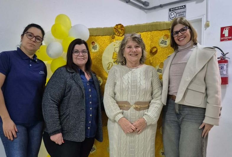 Dra. Telma com Bianca, Eliana e Daniela (Rotary de Fartura)