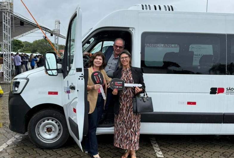 Prefeito Marcos, primeira-dama Elisângela e secretária da Saúde Regiane Medeiros