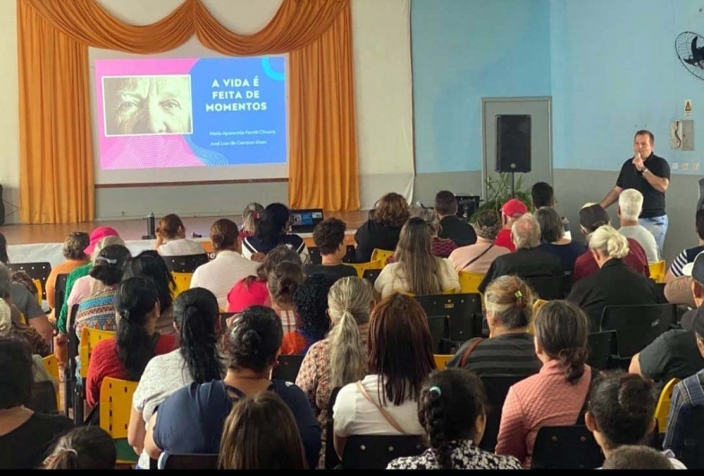 Cras Taguaí realiza sarau musical em alusão ao Mês do Idoso