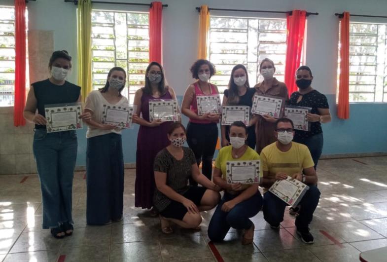 Profissionais de Educação de Taguaí fazem curso com terapeuta ocupacional